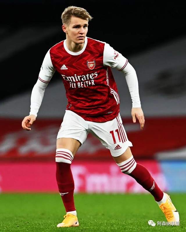 科贝：在阿劳霍遭遇心理问题后，孔德告诉弗里克他愿意踢中卫