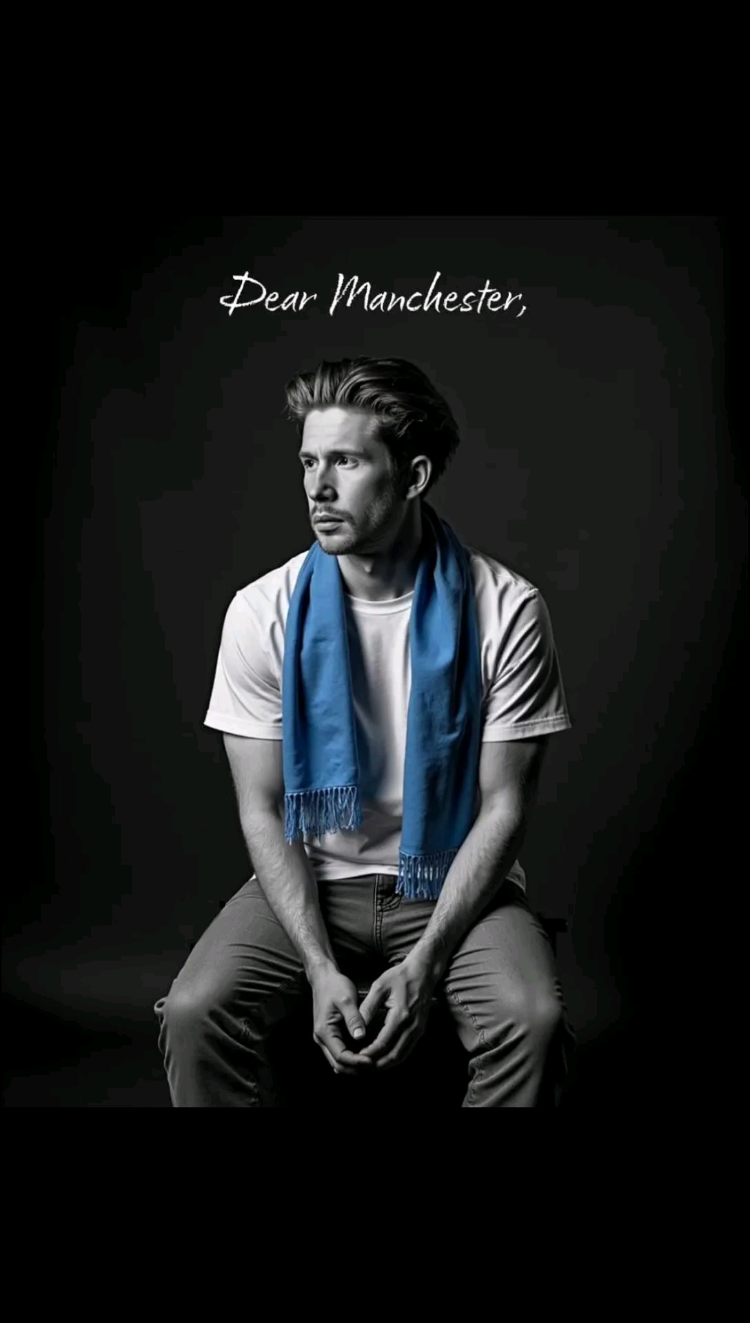 男子用手套自制钓鱼手势浮漂，看到“OK”就表示鱼已咬钩浮漂