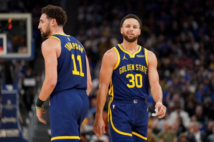 [NBA]阿门正面大踏步突进 滑翔飞身挑篮2+1