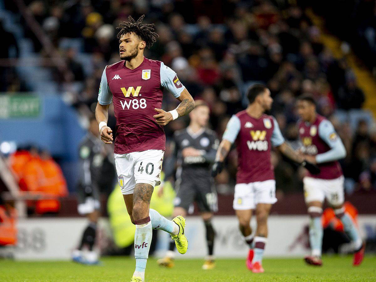 首尔外援后卫亚赞：能够限制住费利佩并不是我一个人的功劳