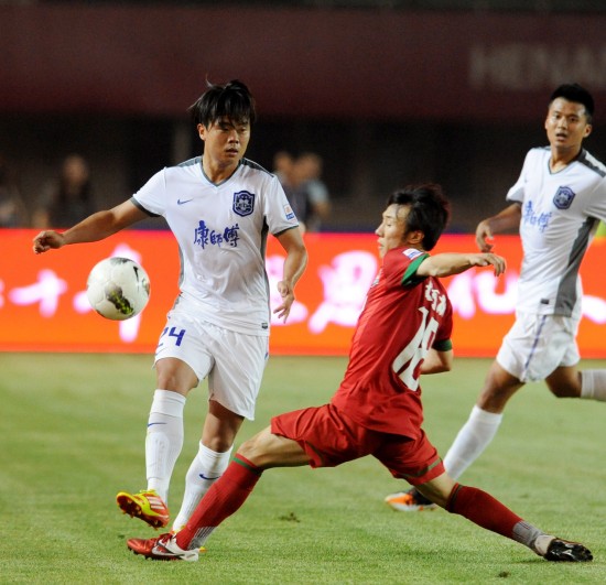 埃梅里告别阿尔巴：当初你被不情愿地改造成边后卫，要给你个拥抱